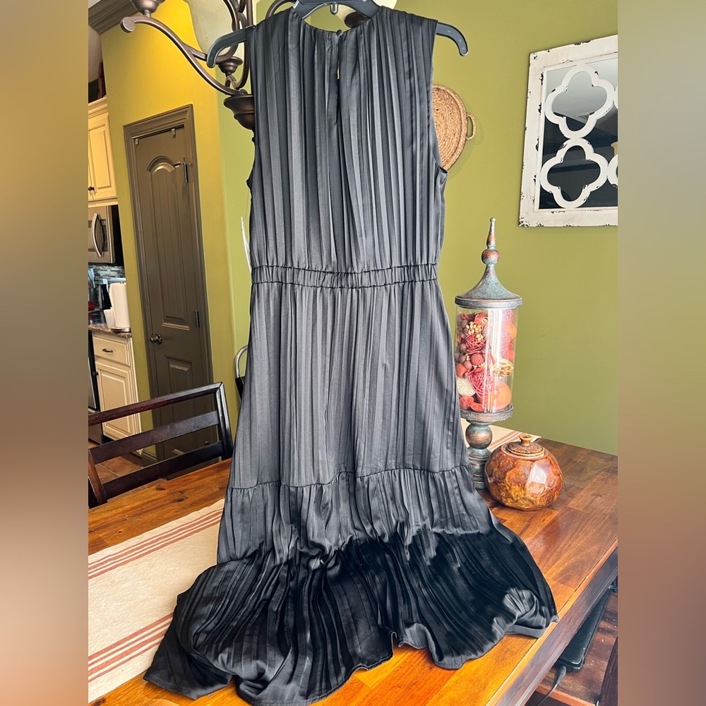 NWT Scoop Chic Black Sleeveless Maxi Dress